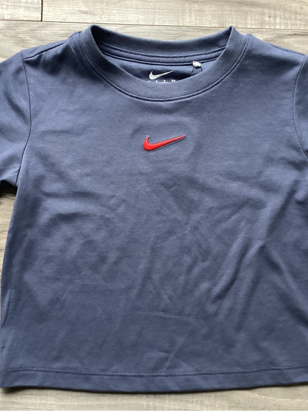 Nike girls Tee & shorts set size 6X(NWT) ~PRICE IS FIRM, NO OFFERS~ - Picture 3 of 5